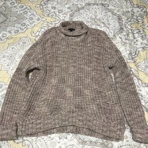 Express creme mock neck